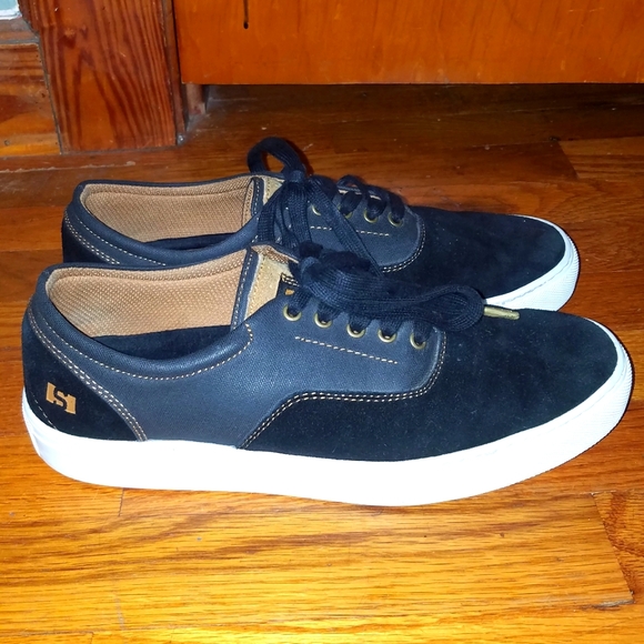 Mens size 9 State Pacifica skate shoes. - Picture 8 of 9